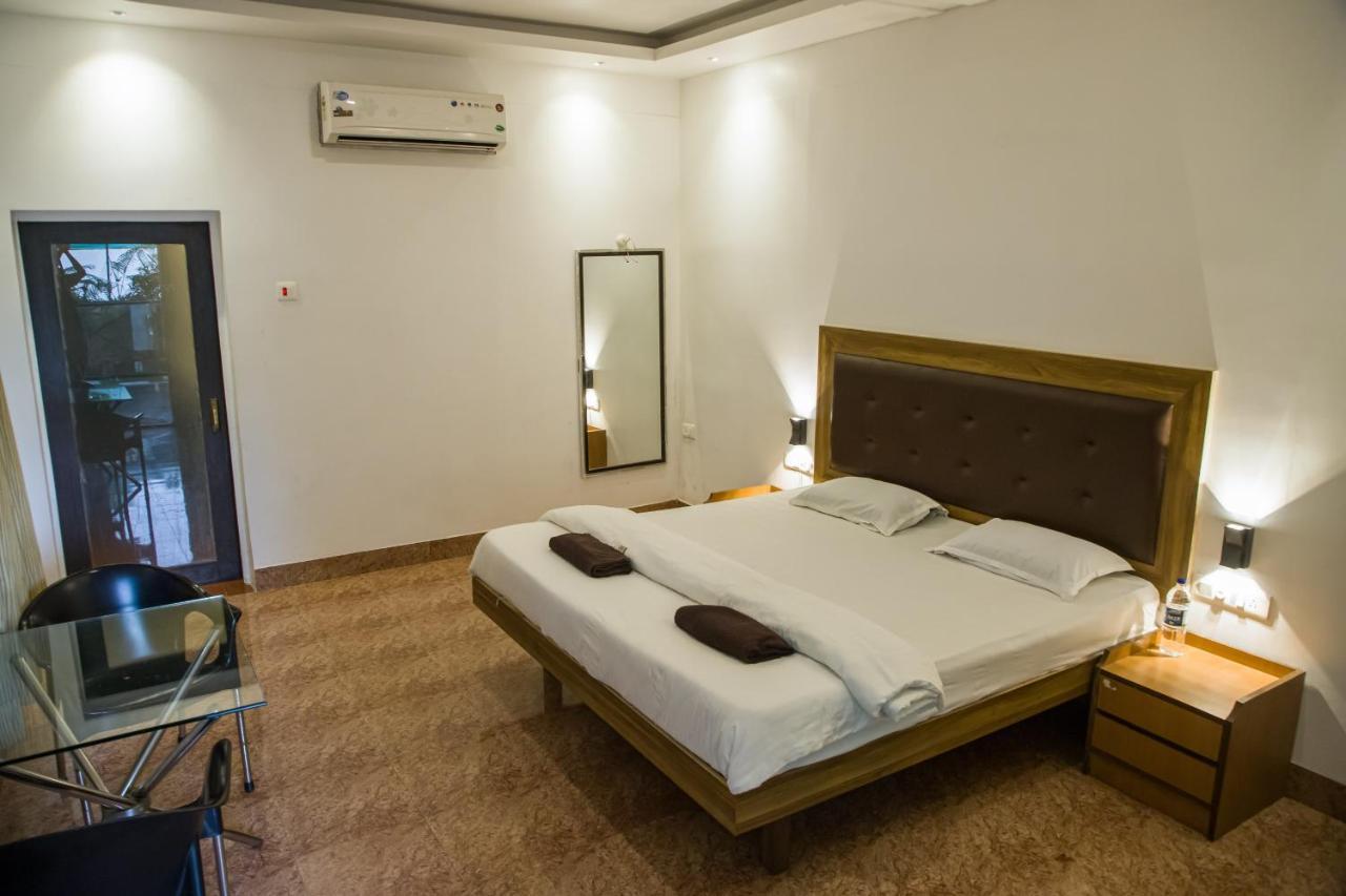 Sanidhya Beach Resort Алибаг Экстерьер фото