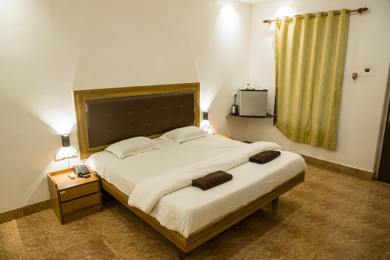 Sanidhya Beach Resort Алибаг Экстерьер фото